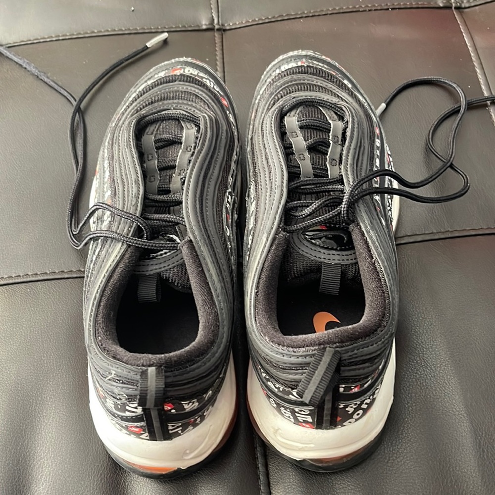 Nike Tennis Shoes